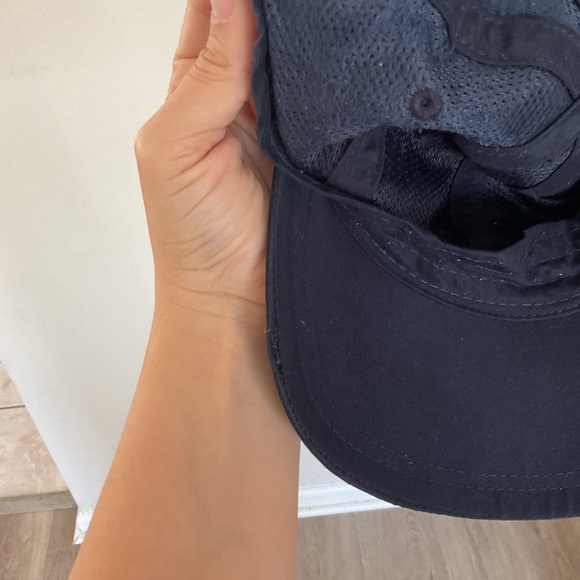 Lacoste sport navy blue cap with iconic green crocodile. One size fit all. - Picture 3 of 3